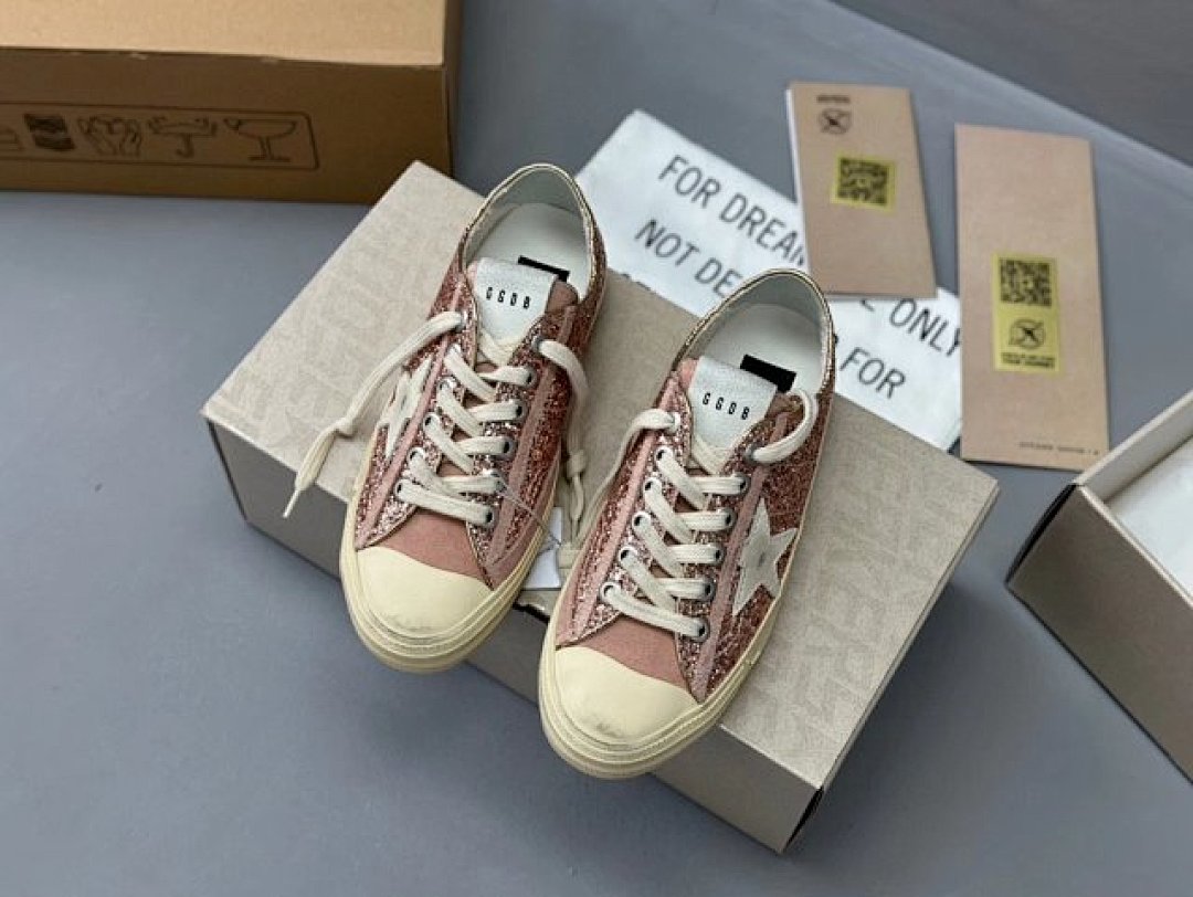 Golden Goose Deluxe Brand - Image 4