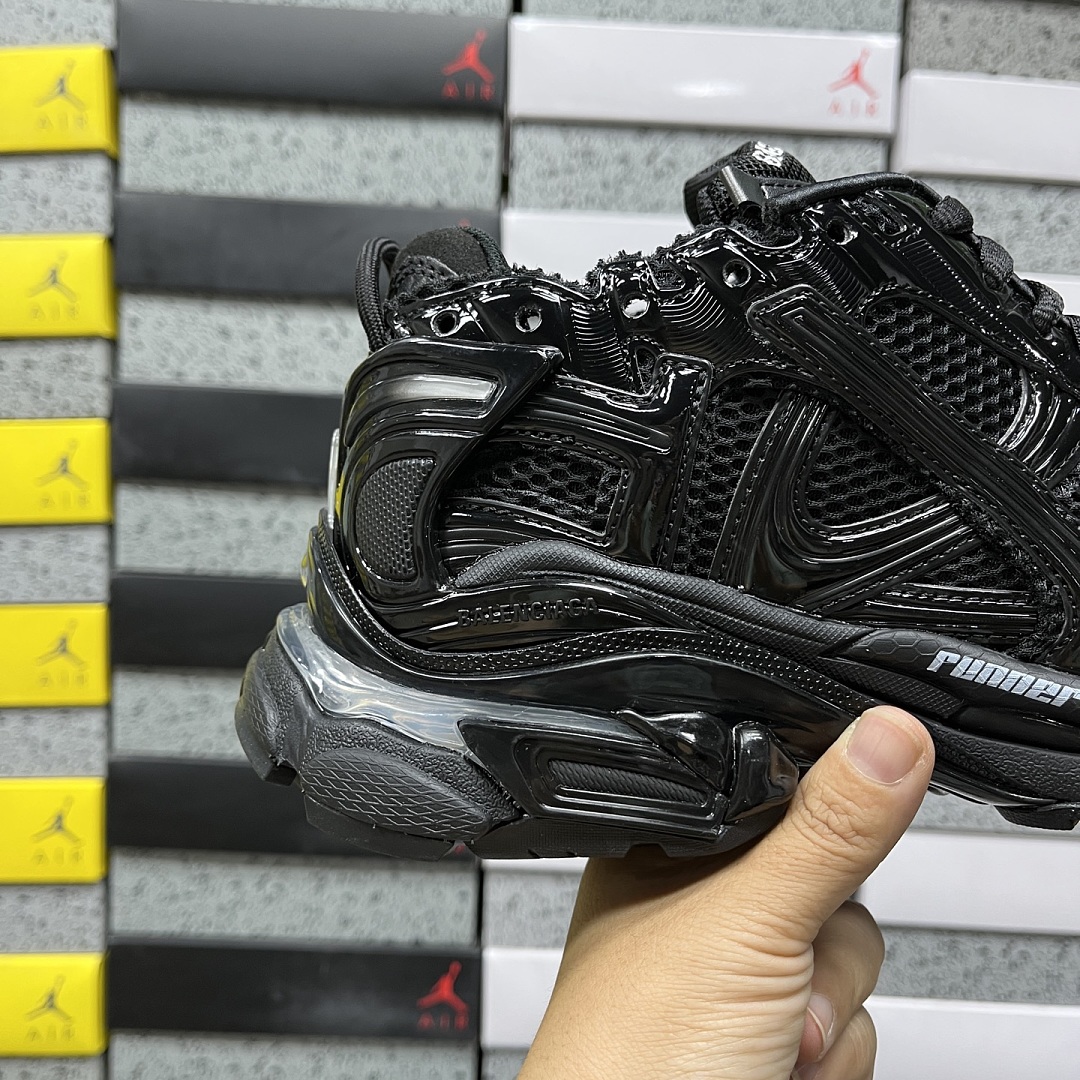 Balenciaga Runner LED Black 7.5 - Image 4