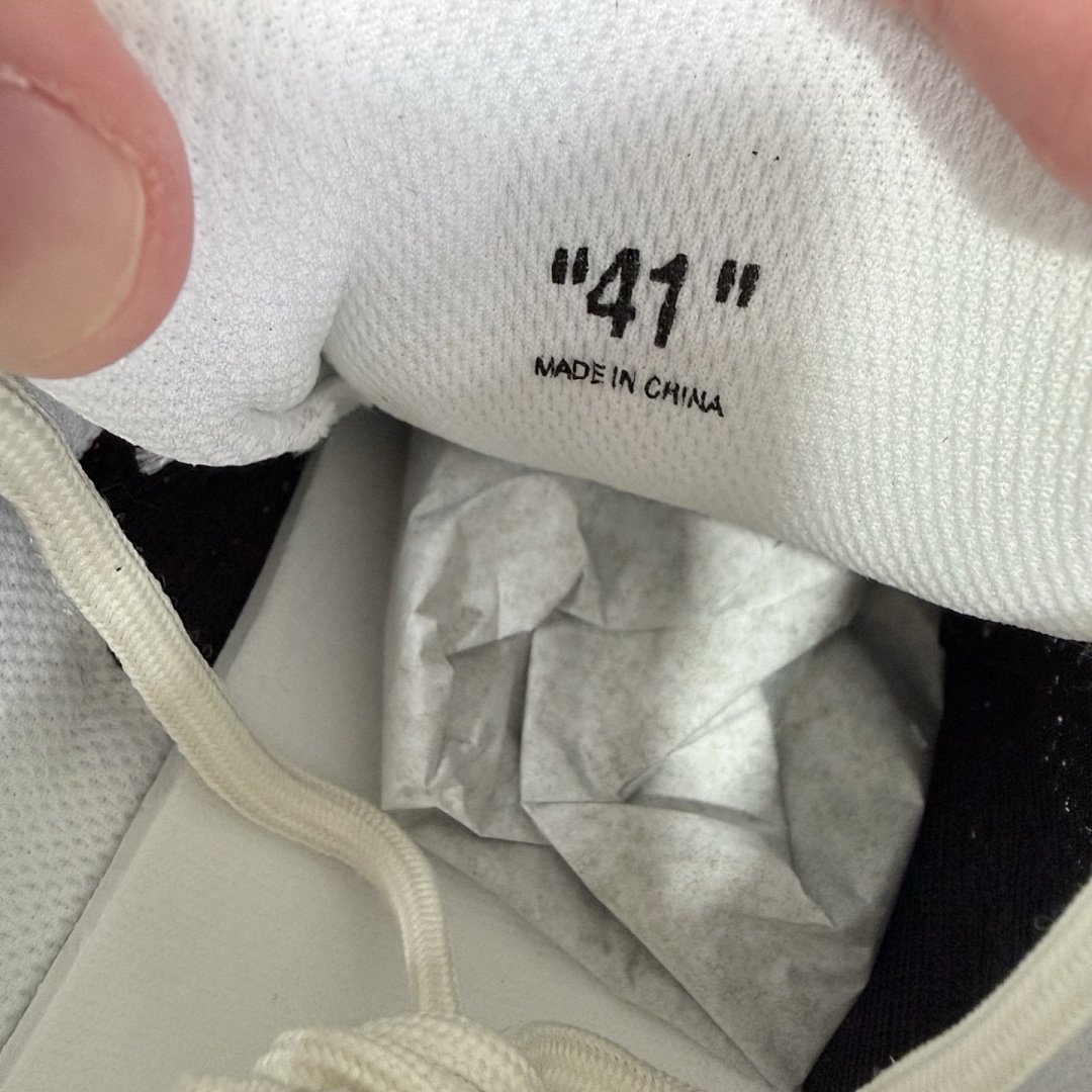Off-White Be Right Back - Image 2