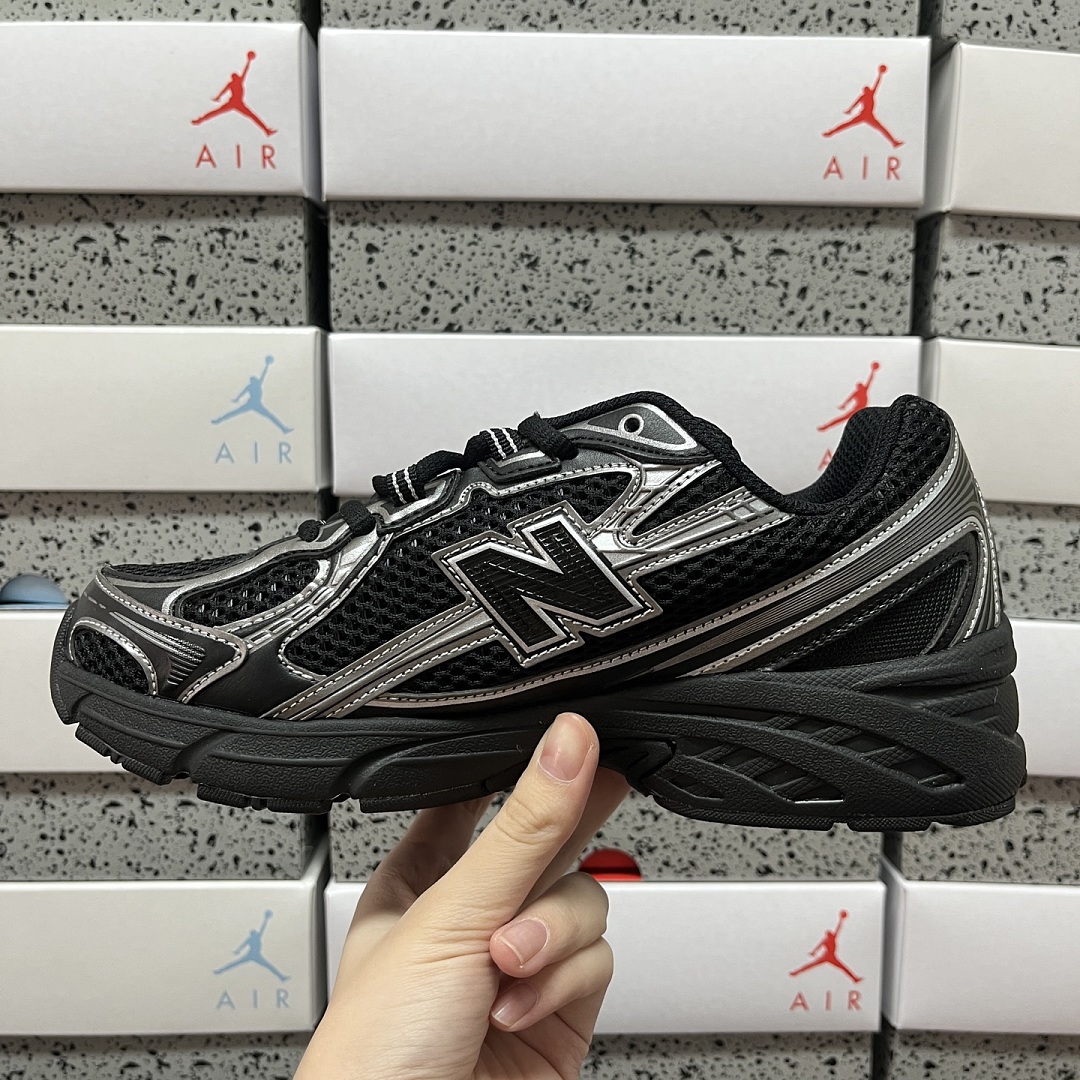New Balance 740V2 (Black Grey Silver) - Image 2