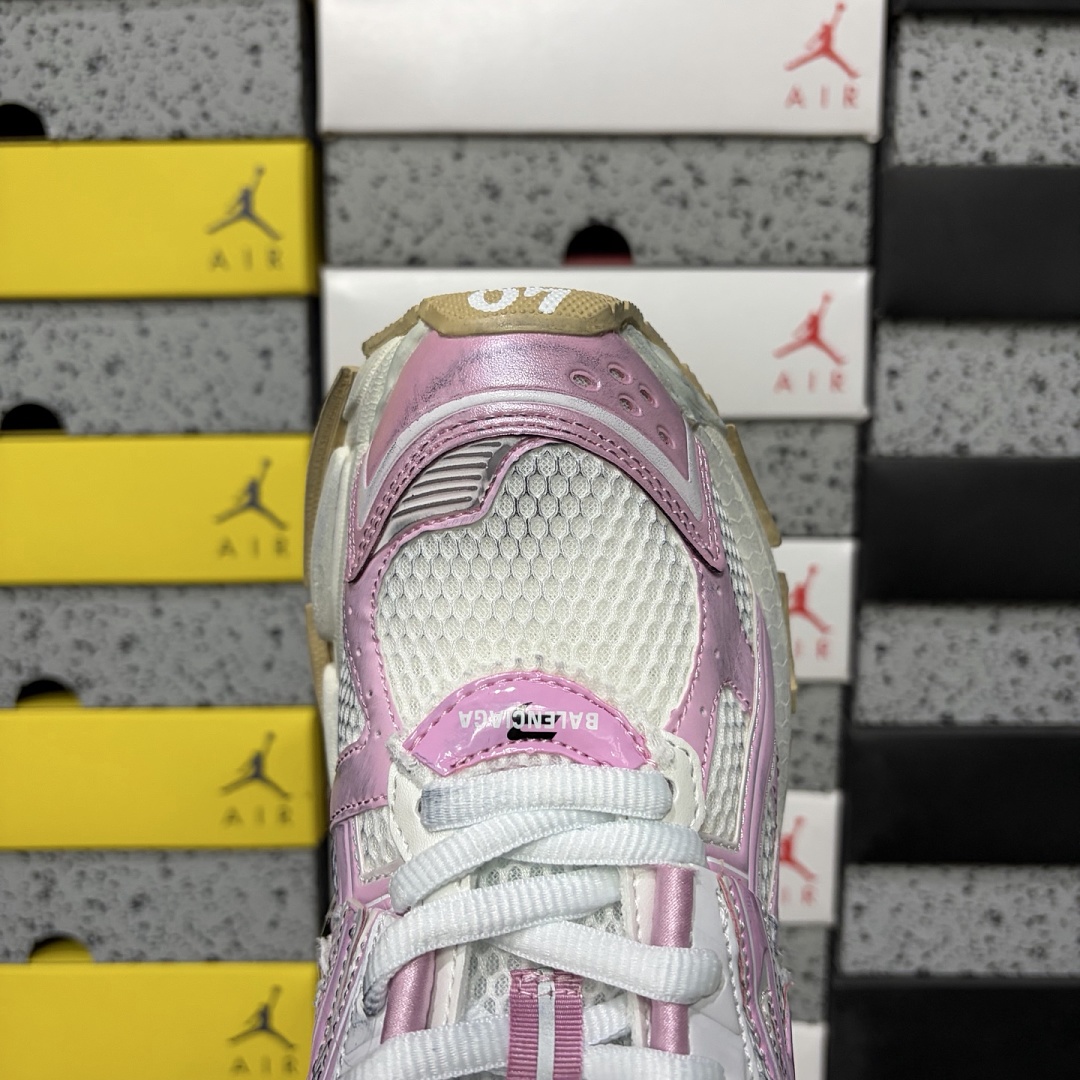 Balenciaga BLCG Runner 7.0 - Image 11