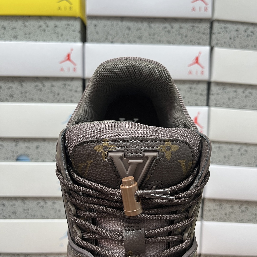 Louis Vuitton Trainer Maxi Brown Print - Image 6