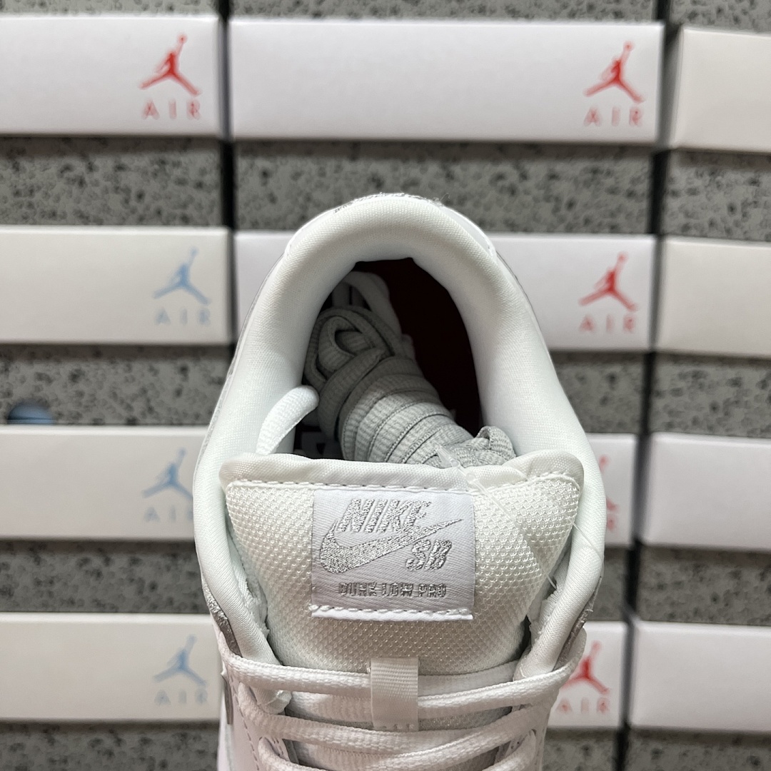 Nike SB Dunk Low Supreme 94 White Metallic Silver Collab (Grey) - Image 9