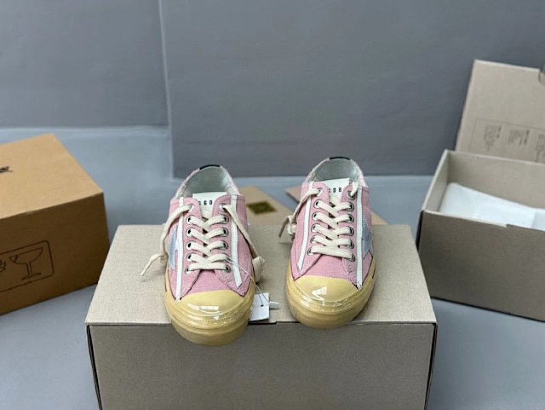 Golden Goose Deluxe Brand - Image 3