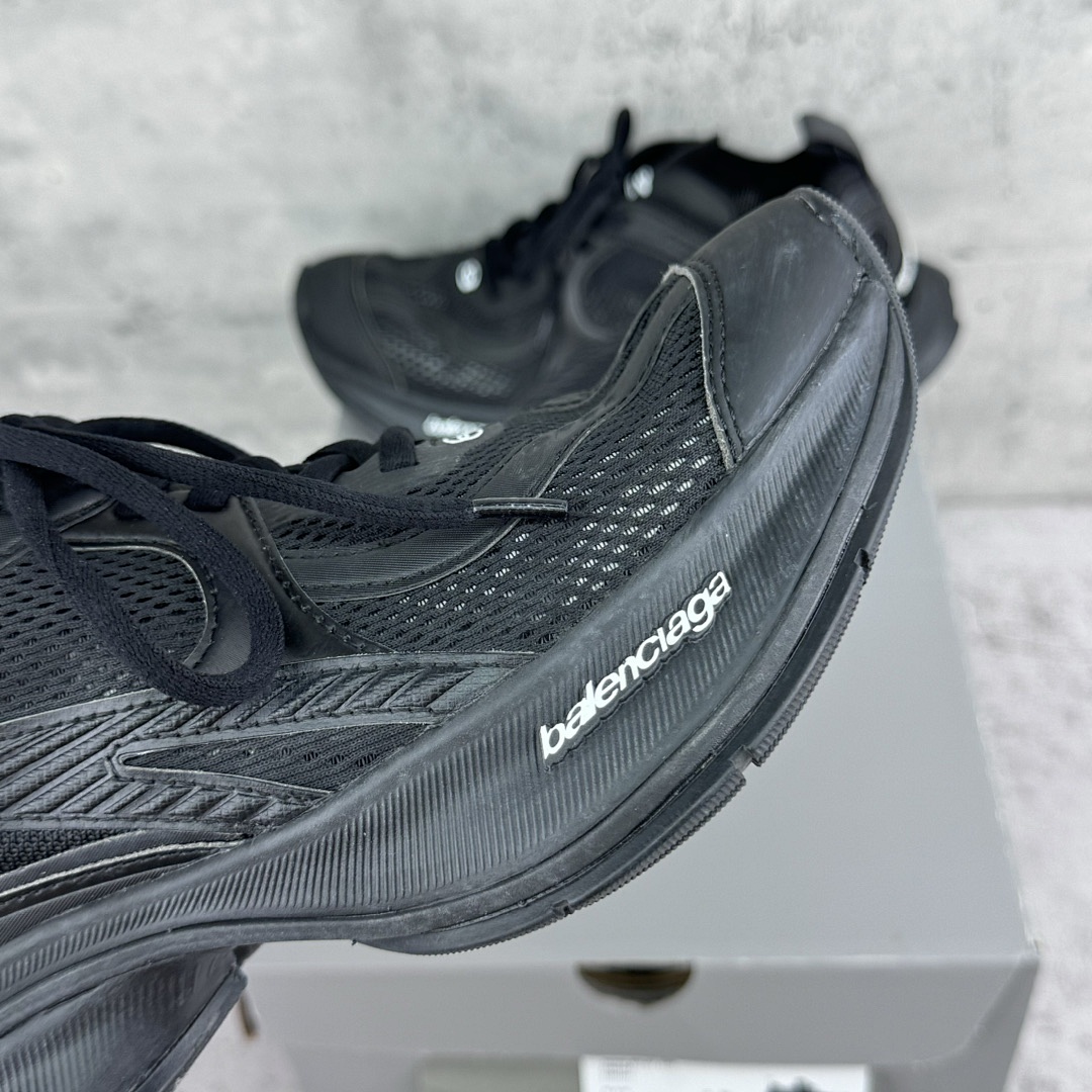 Balenciaga Circuit - Image 6