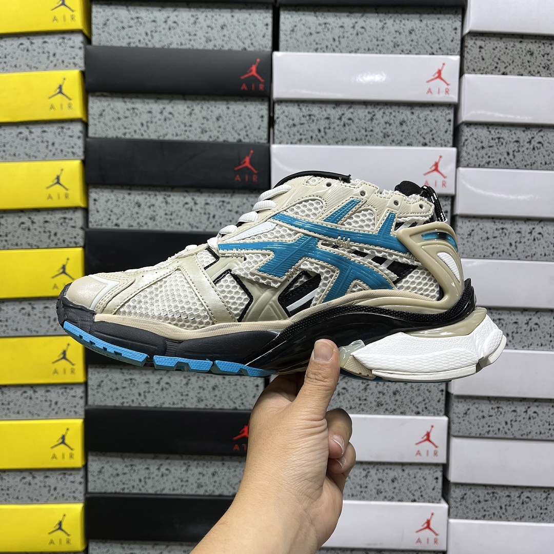 Balenciaga BLCG Runner - Image 61