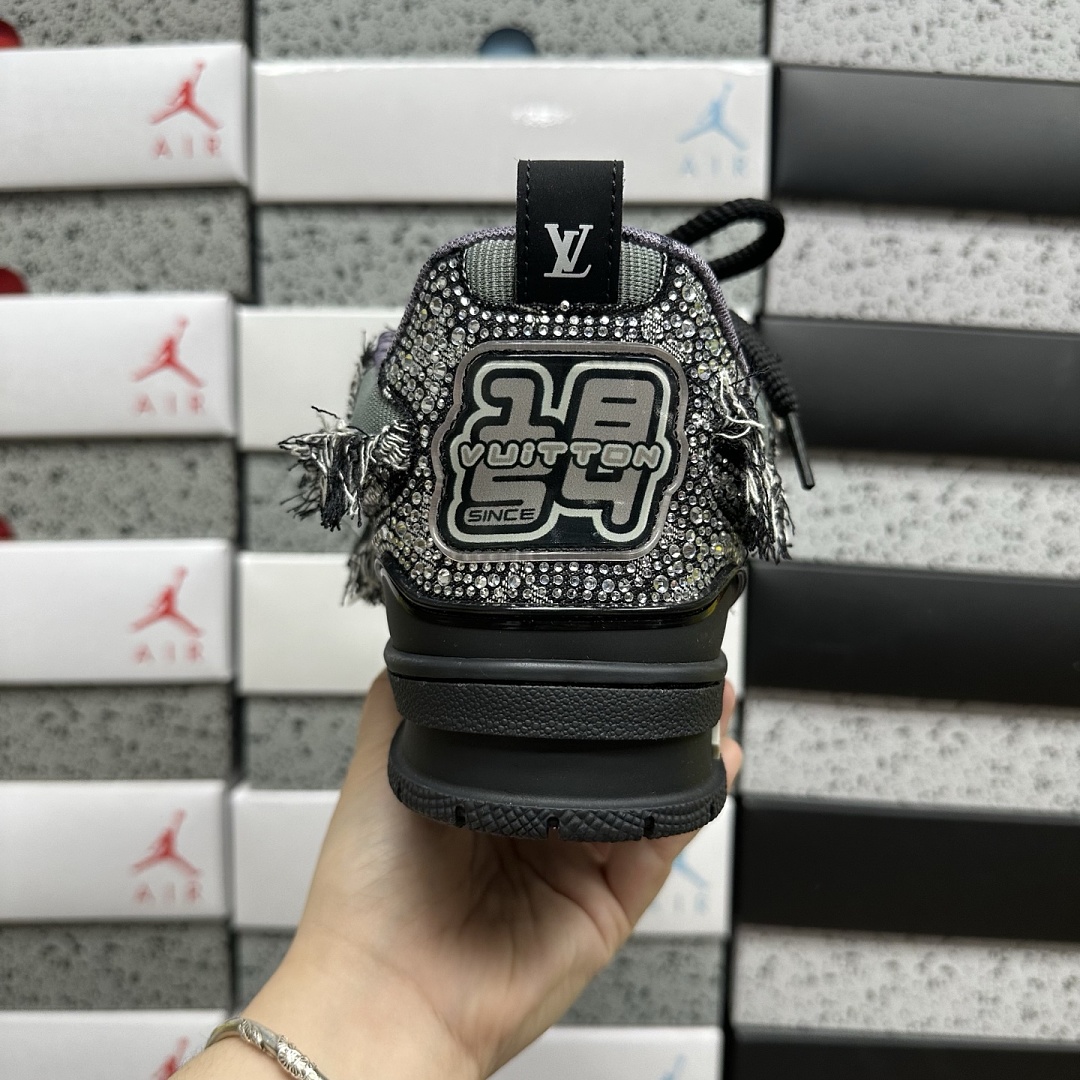 Louis Vuitton Skate Sneaker V3-11 - Image 5