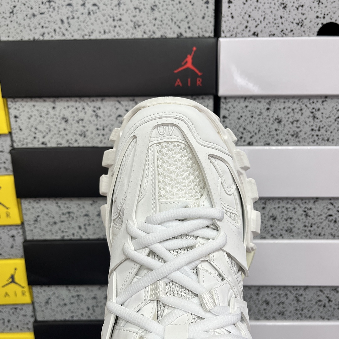 Balenciaga Track - Image 4