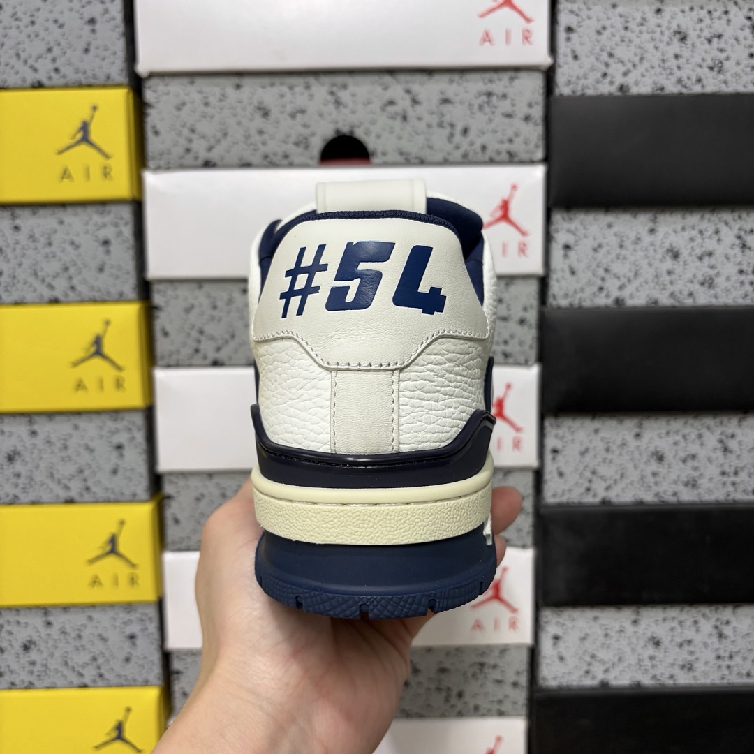 Louis Vuitton Trainer - Image 7