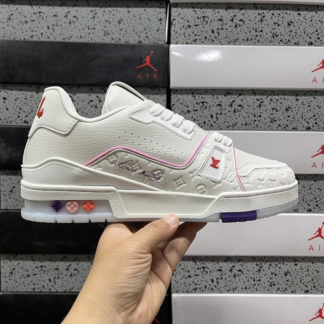 Louis Vuitton Trainer V2-10 - Image 5