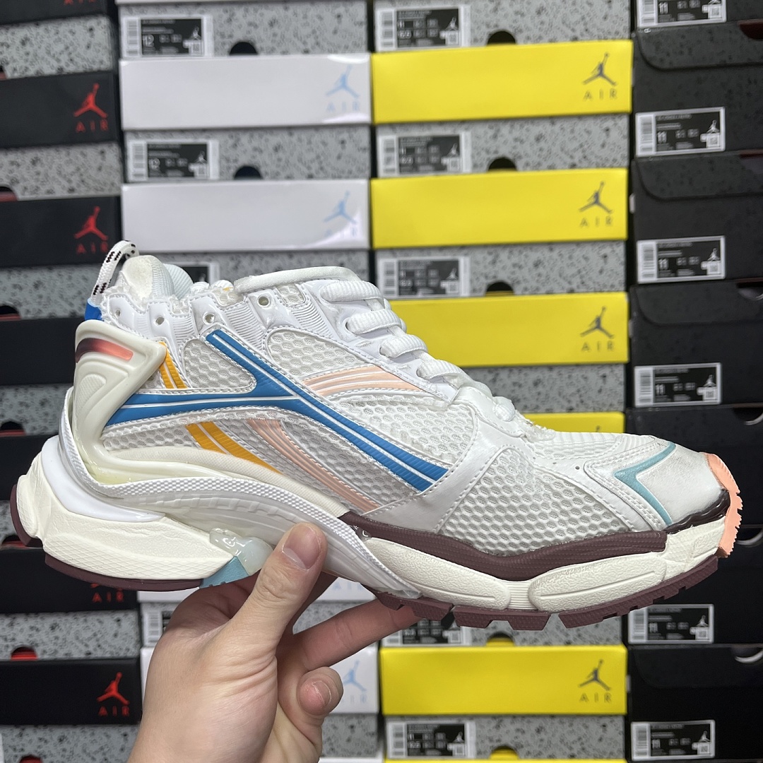 Balenciaga BLCG Runner 7.5 - Image 8
