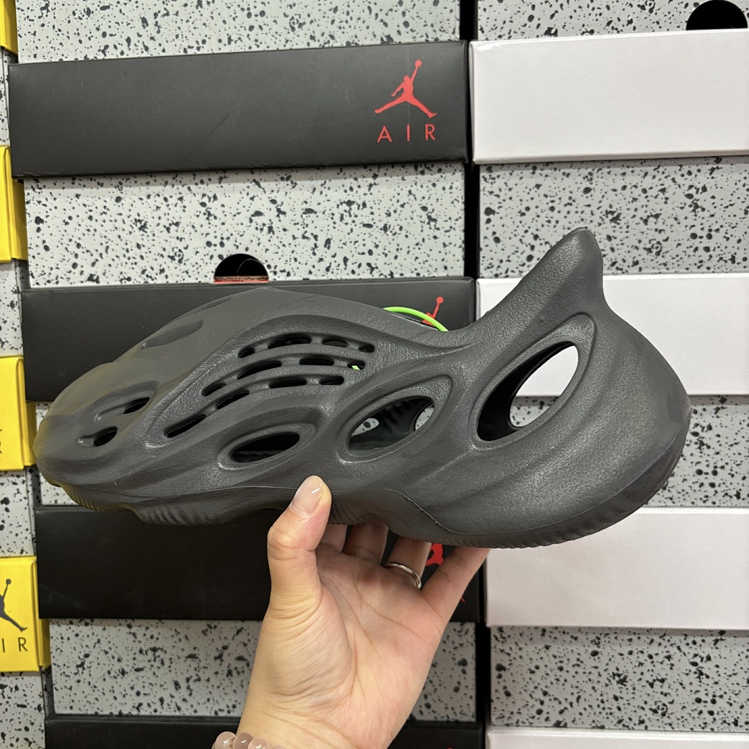 Adidas Slide/Foam Runner - Image 100