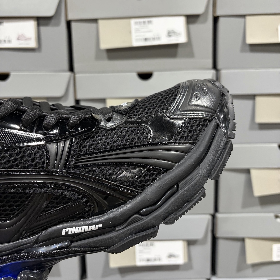 Balenciaga Runner 7 Gen (Black LED) - Image 13