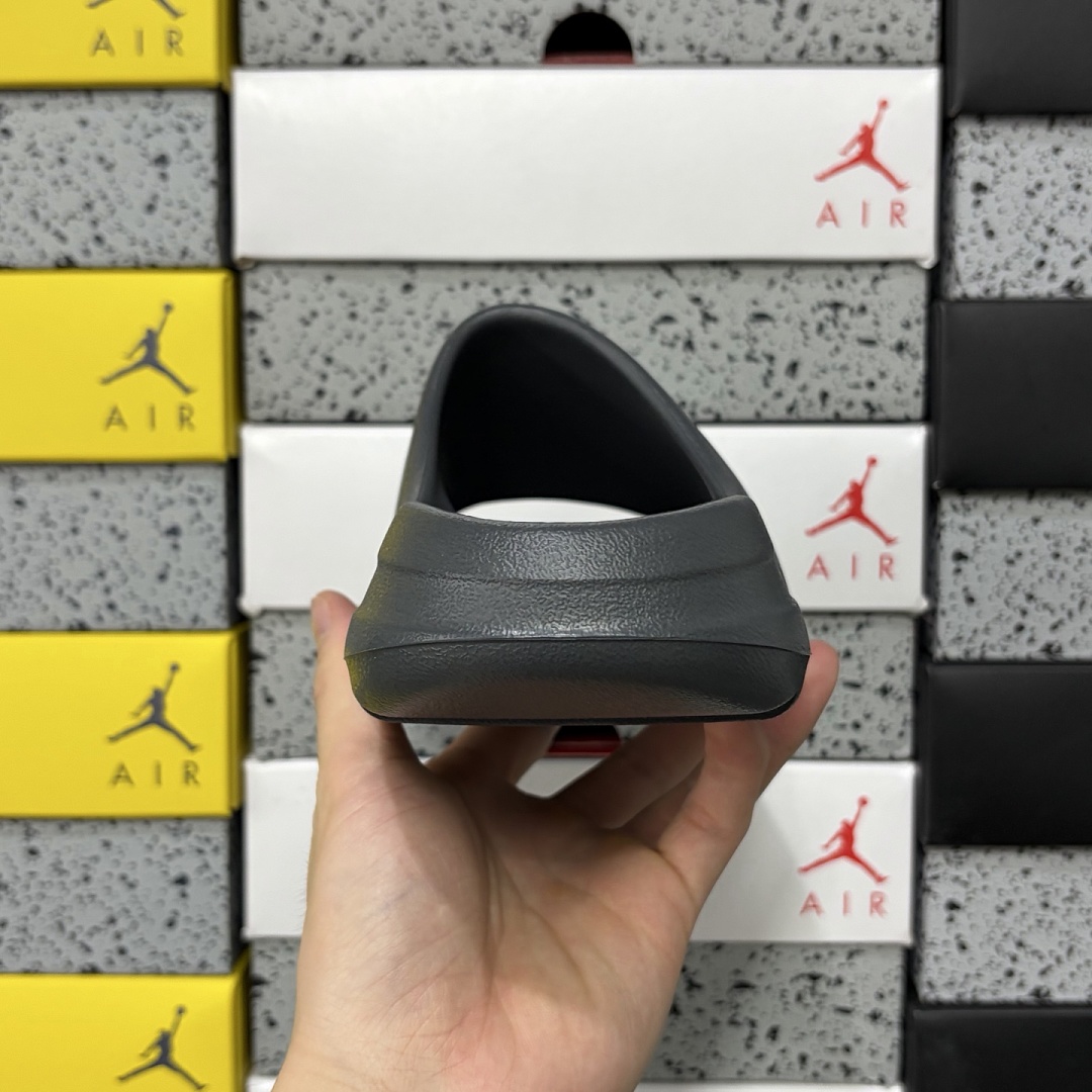 Adidas Yeezy Slide Slate Grey Slides (Matte) - Image 5