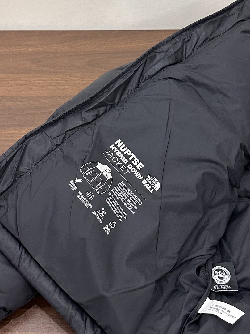 Chanel The North Face 1996 Retro Nuptse 700 Fill Packable Jacket - Image 16