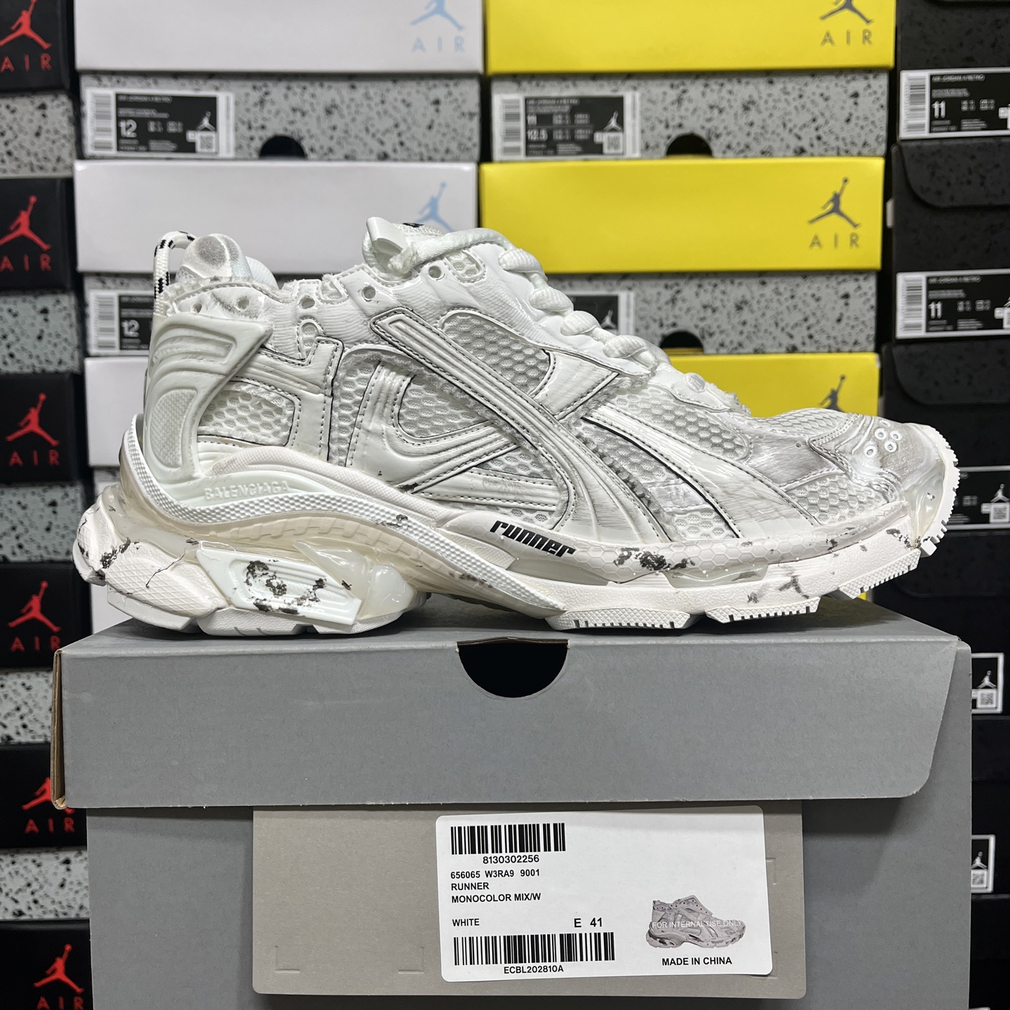 Balenciaga BLCG Runner 7.5 - Image 11