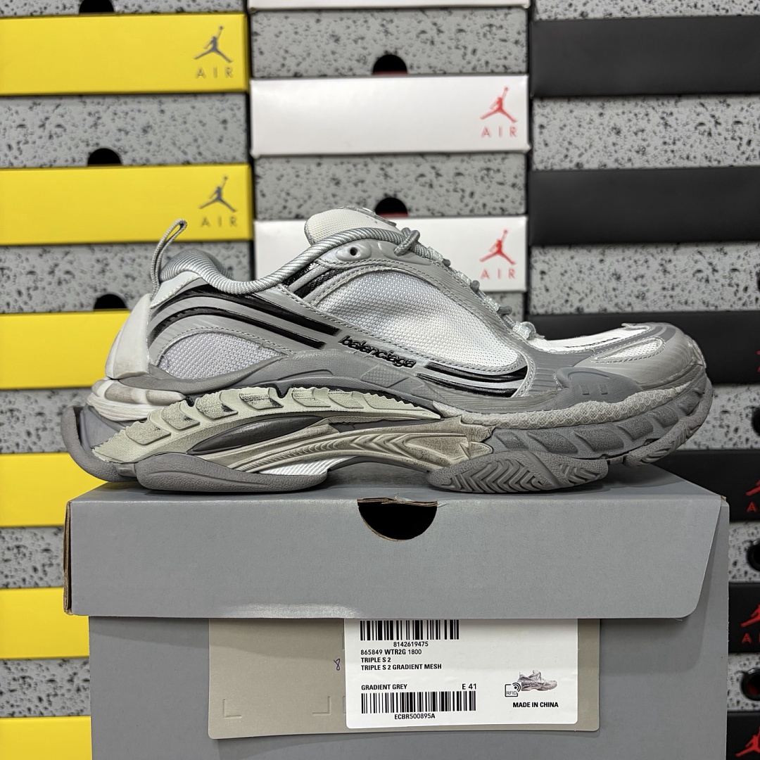 Balenciaga Triple S 2