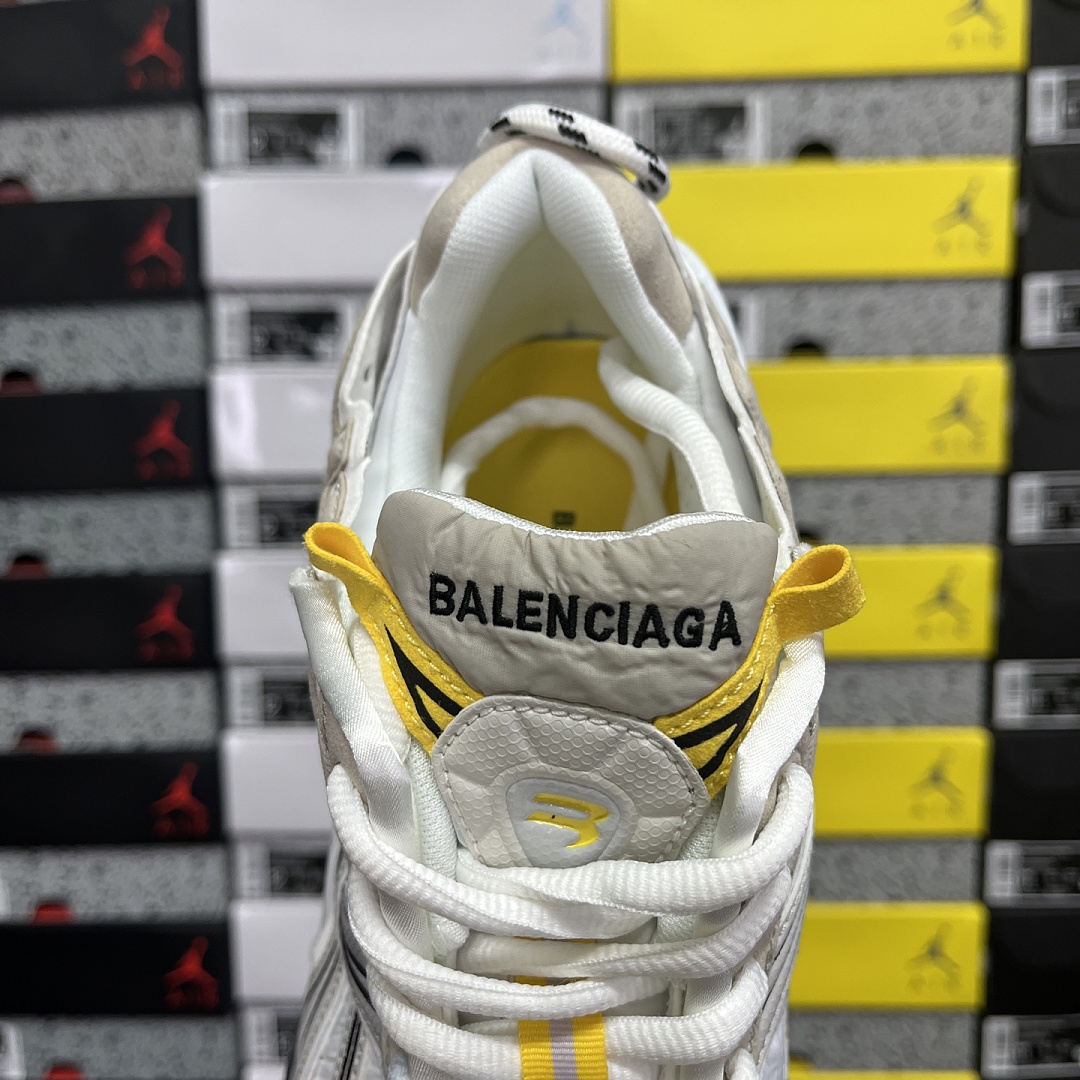 Balenciaga BLCG Runner 7.5 - Image 4