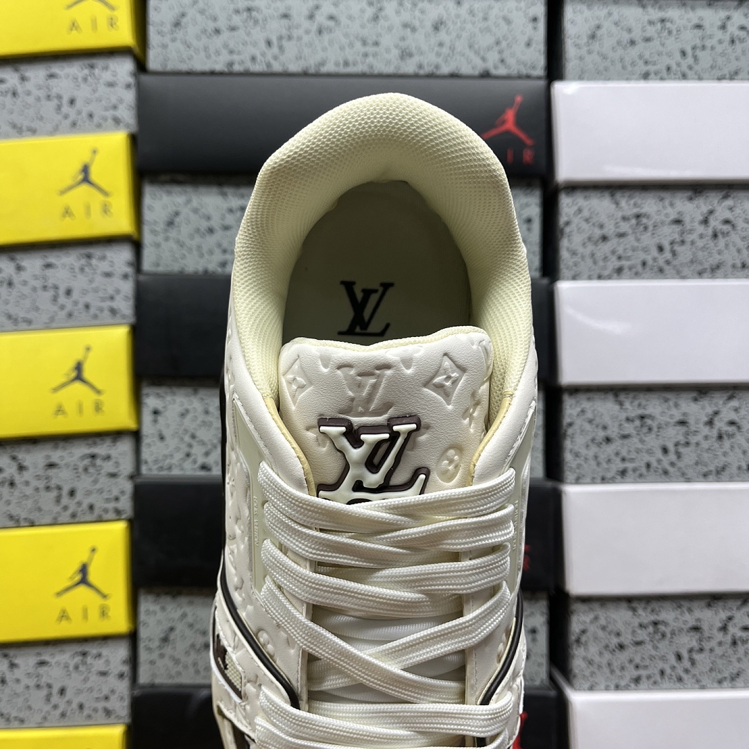 Louis Vuitton Trainer V2-16 - Image 4