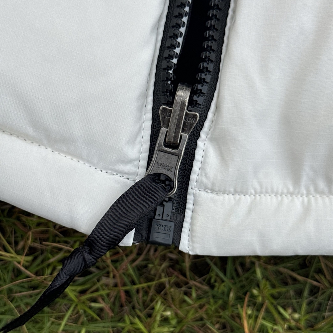 The North Face TNF 1996 Retro Nuptse Vest - Image 87