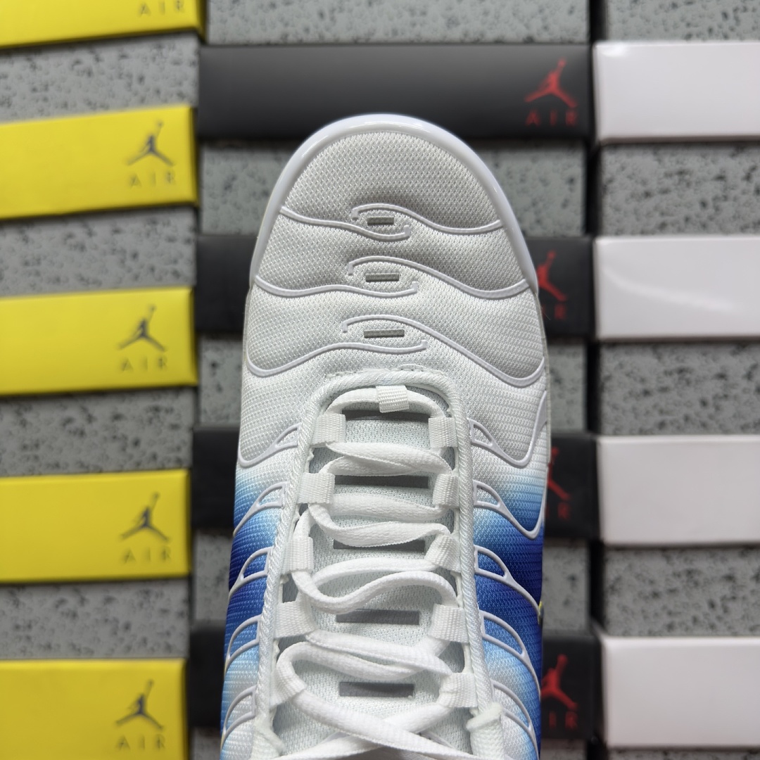 Nike Air Max Plus Spray Paint Swoosh White Blue DX8962-100 - Image 6