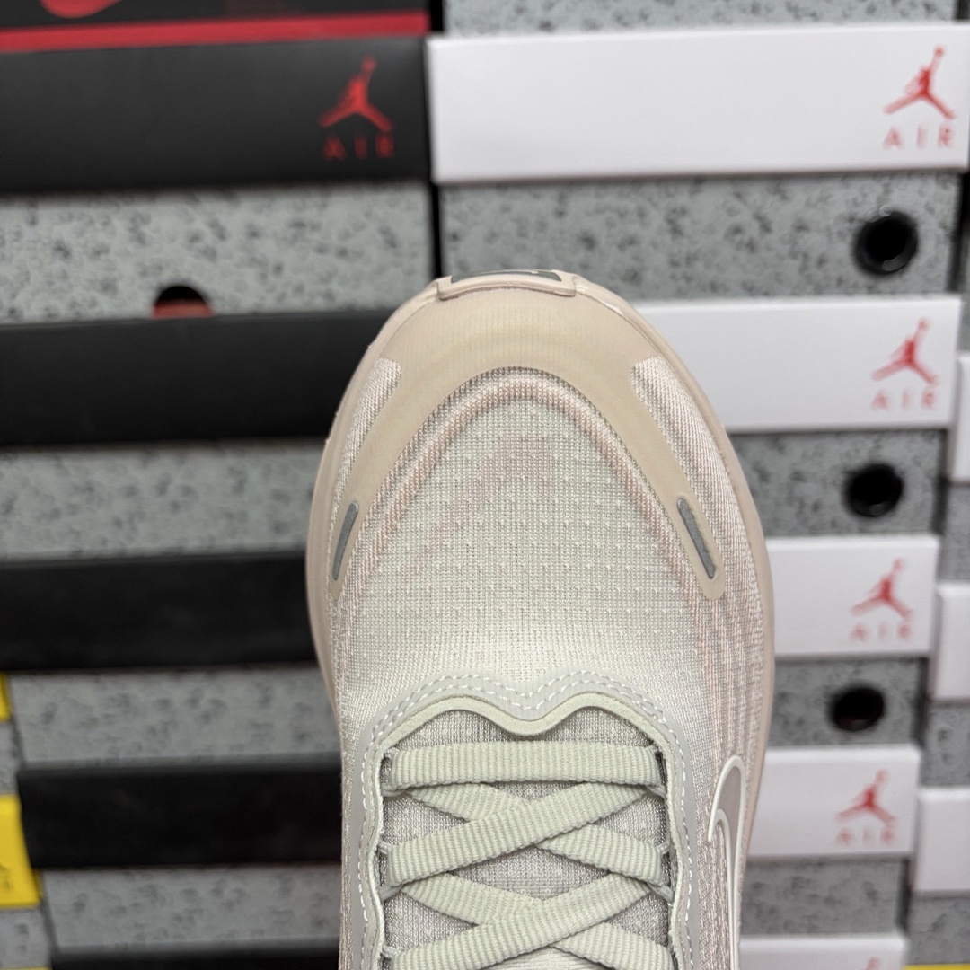 Nike Vomero Plus Silt (Red) - Image 2