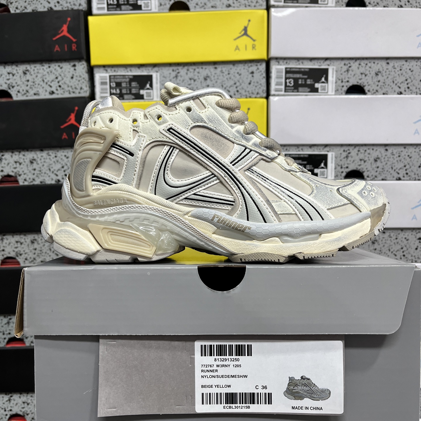 Balenciaga BLCG Runner 7.5 - Image 11