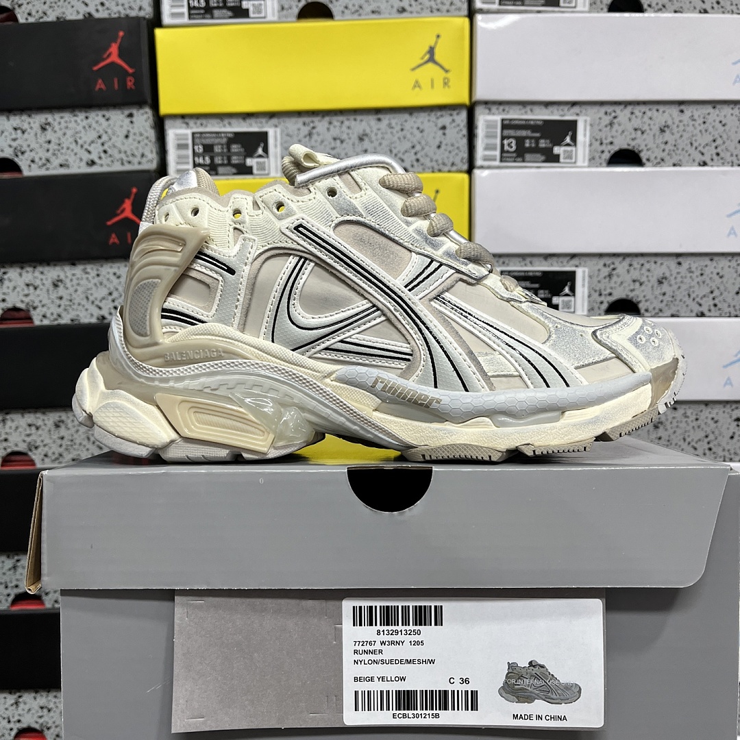 Balenciaga BLCG Runner 7.5