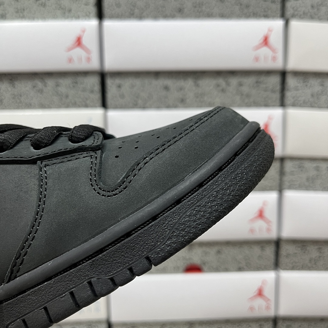 Nike SB Dunk Low Supreme Collab (Black 94) - Image 2