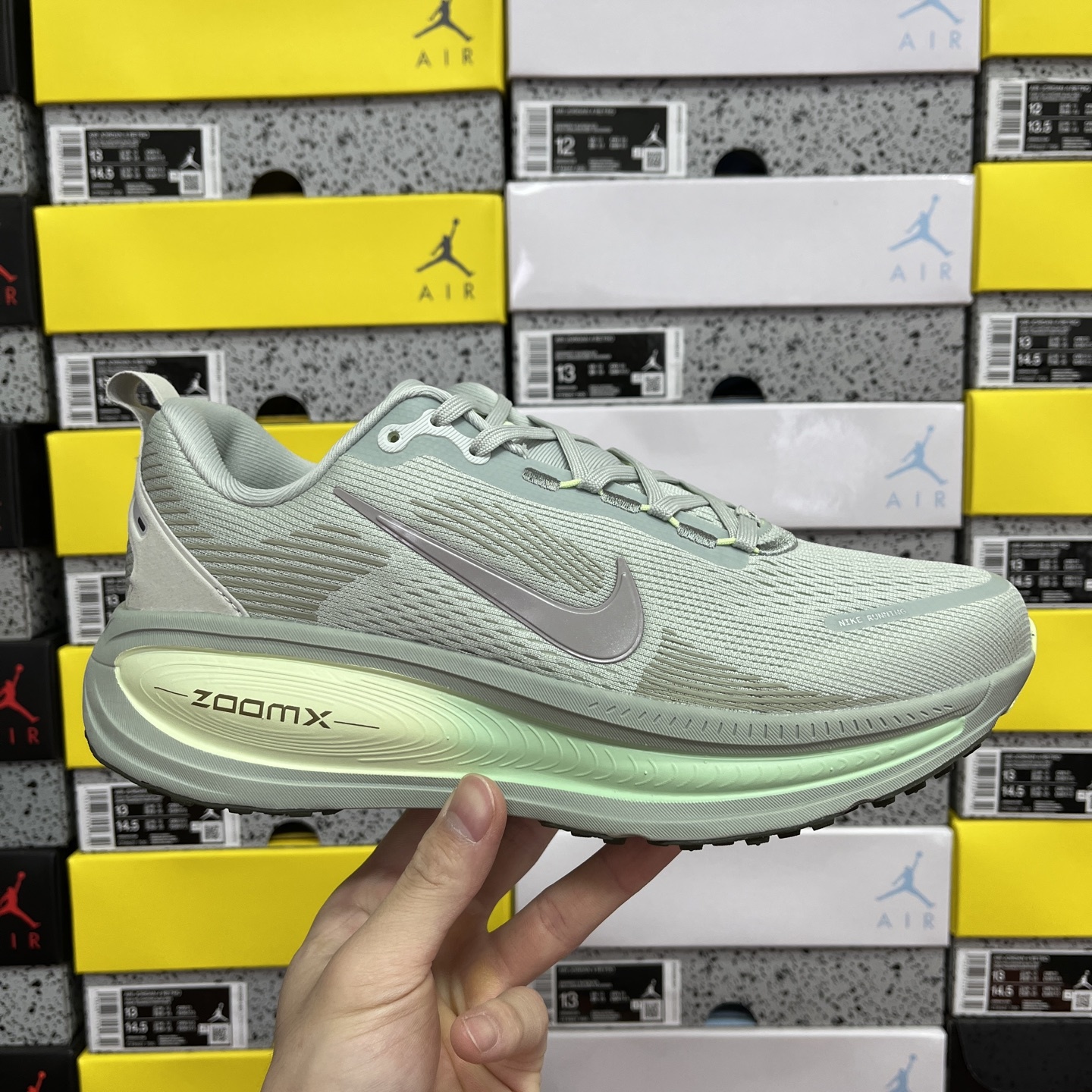 Nike Zoom Vomero - Image 11