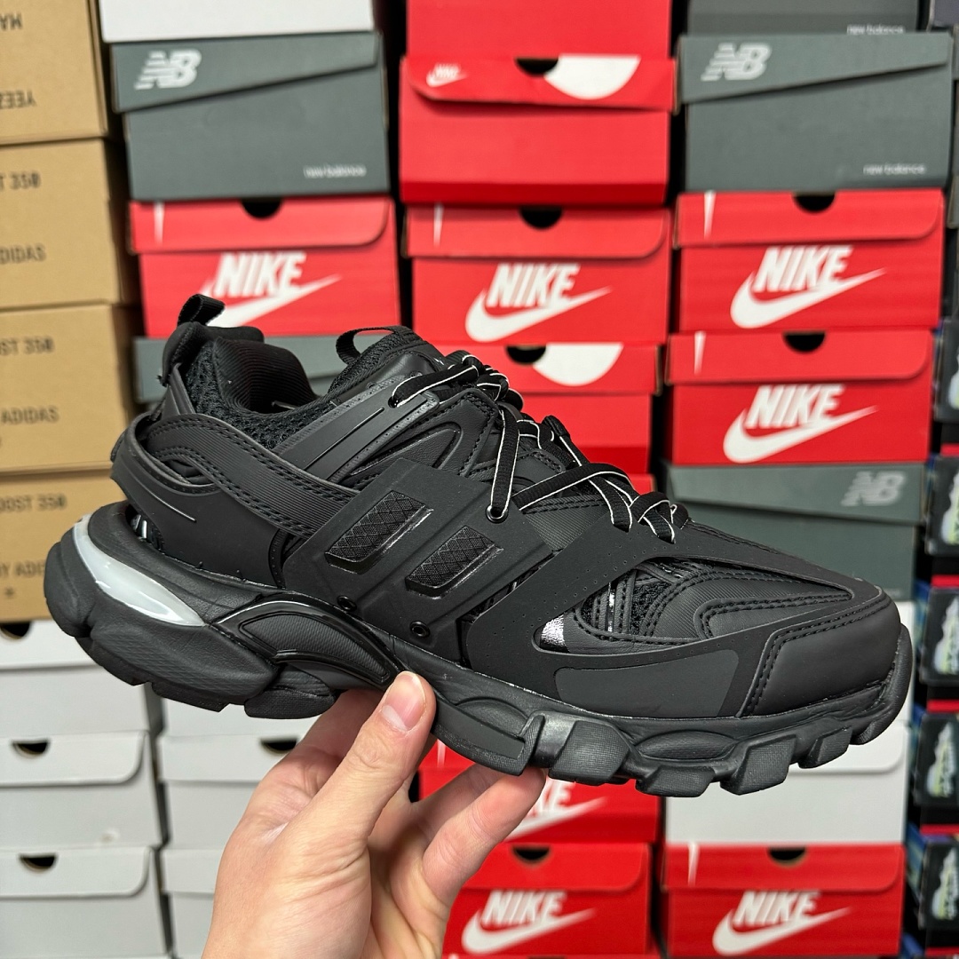 Balenciaga Track Black LED - Image 6