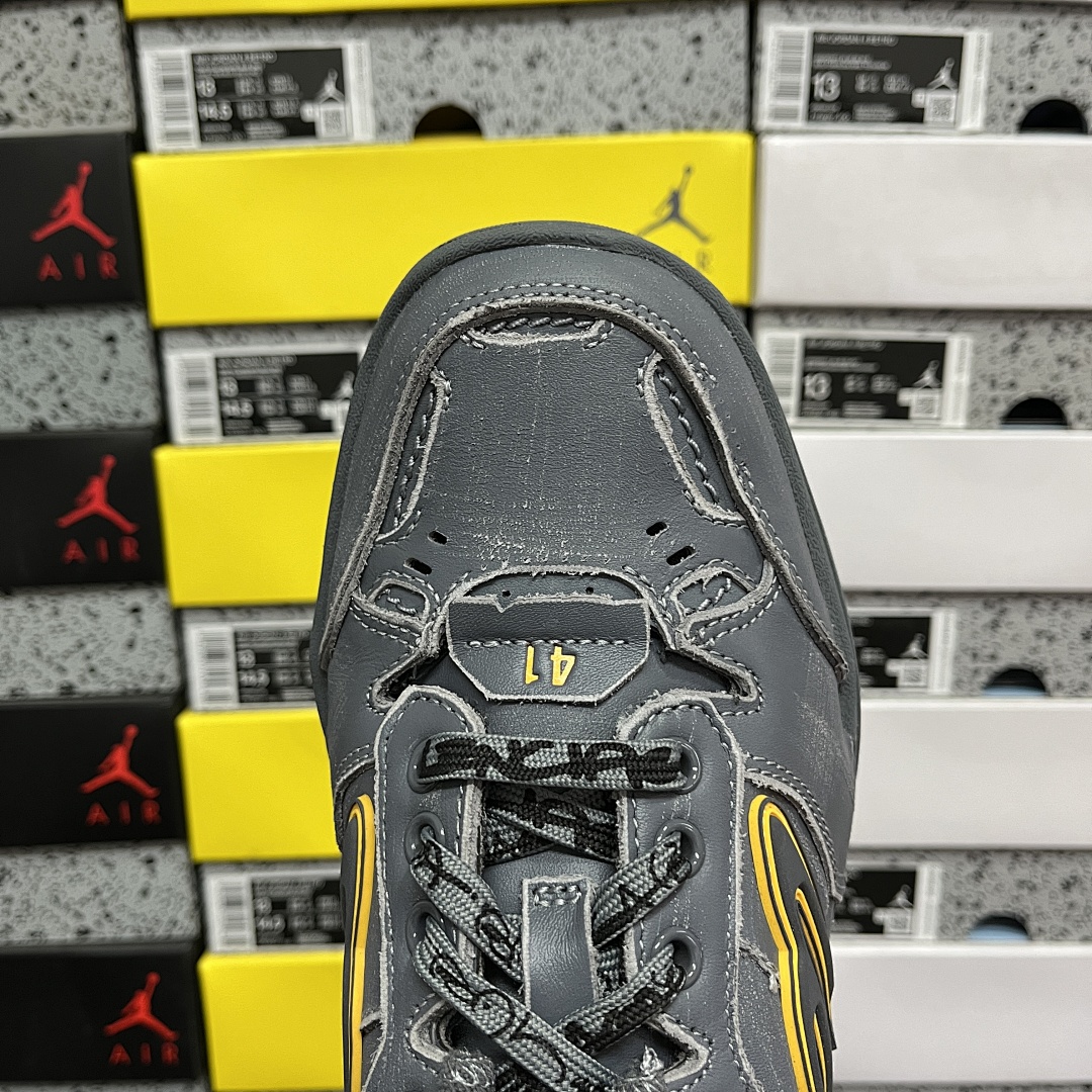 Balenciaga Hamptons Sneakers - Image 8
