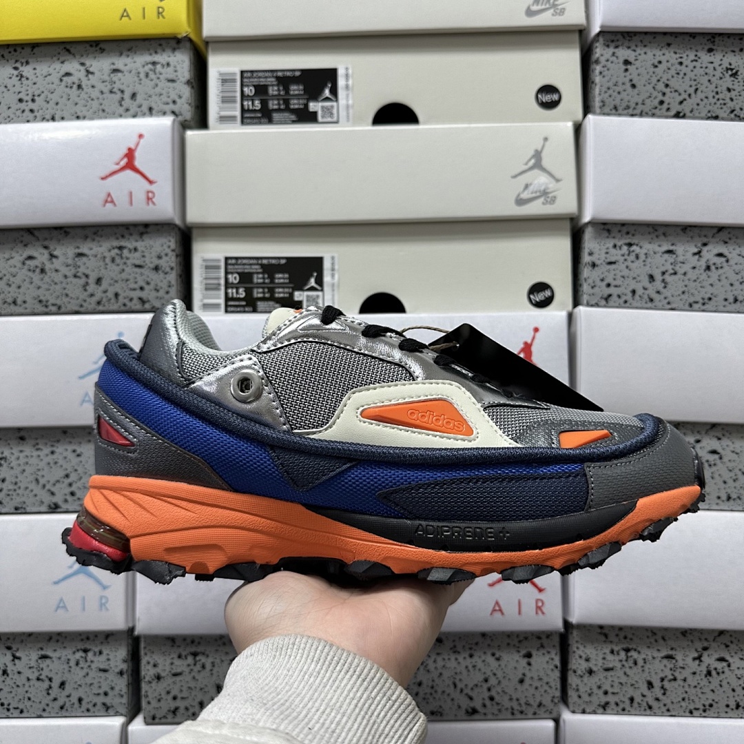 On Running Response Trail 2 Raf Simons - Image 9