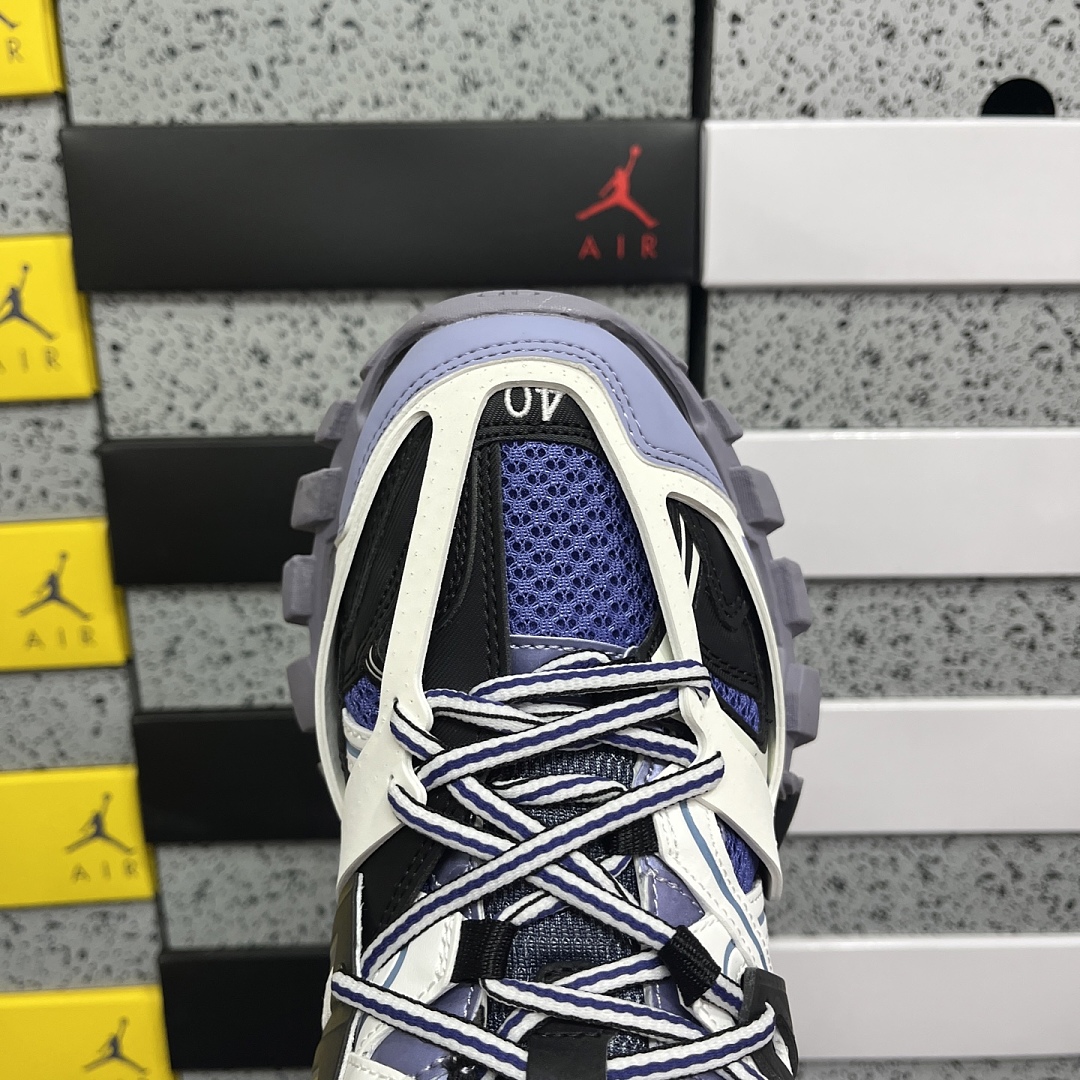 Balenciaga Track - Image 9