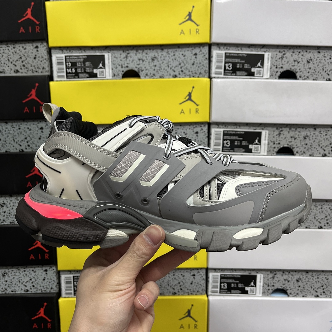 Balenciaga BLCG Track 3.0 Grey LED - Image 9