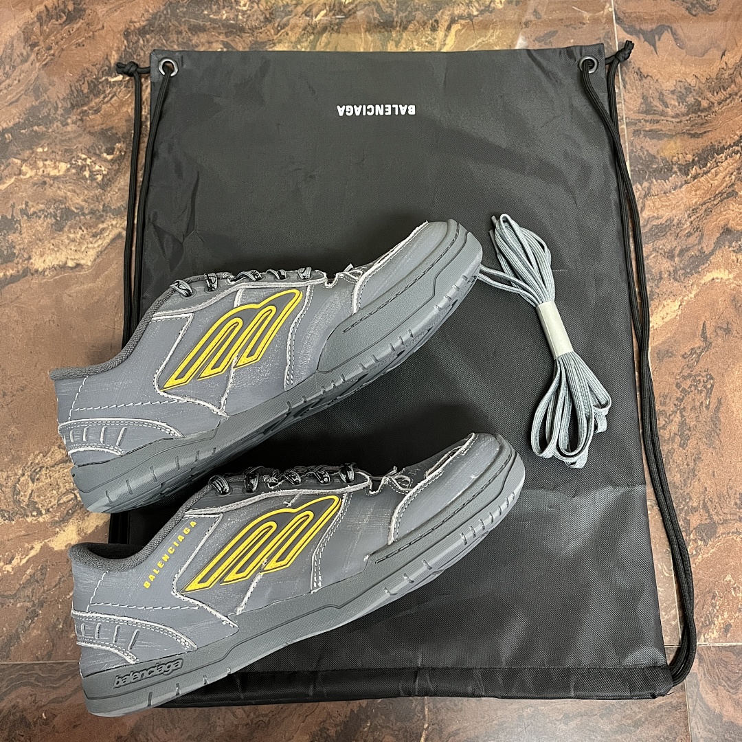 Balenciaga Hamptons Sneakers - Image 2