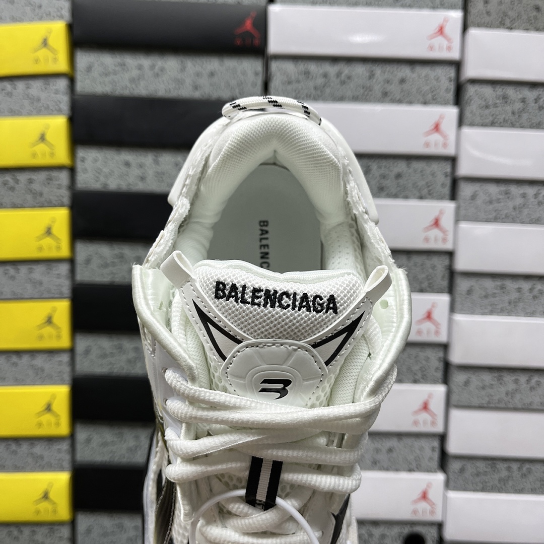 Balenciaga BLCG Runner 7.5 - Image 4