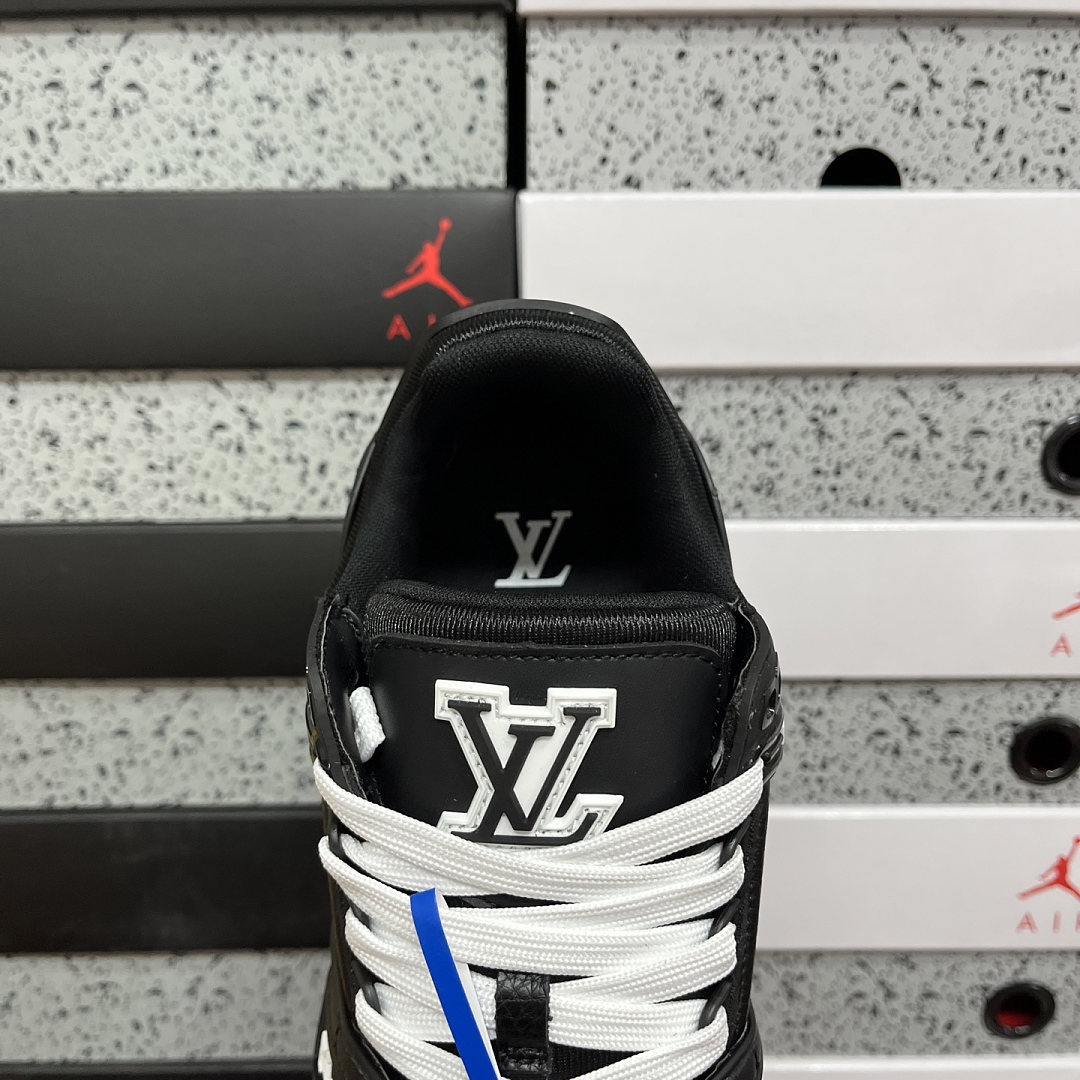 Louis Vuitton Trainer - Image 5