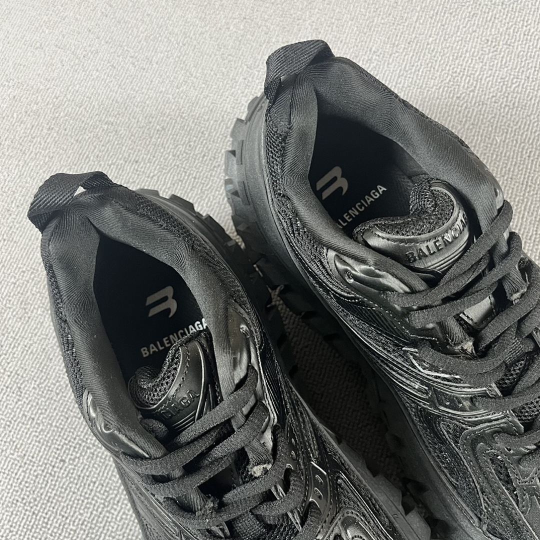 Balenciaga Defender - Image 104