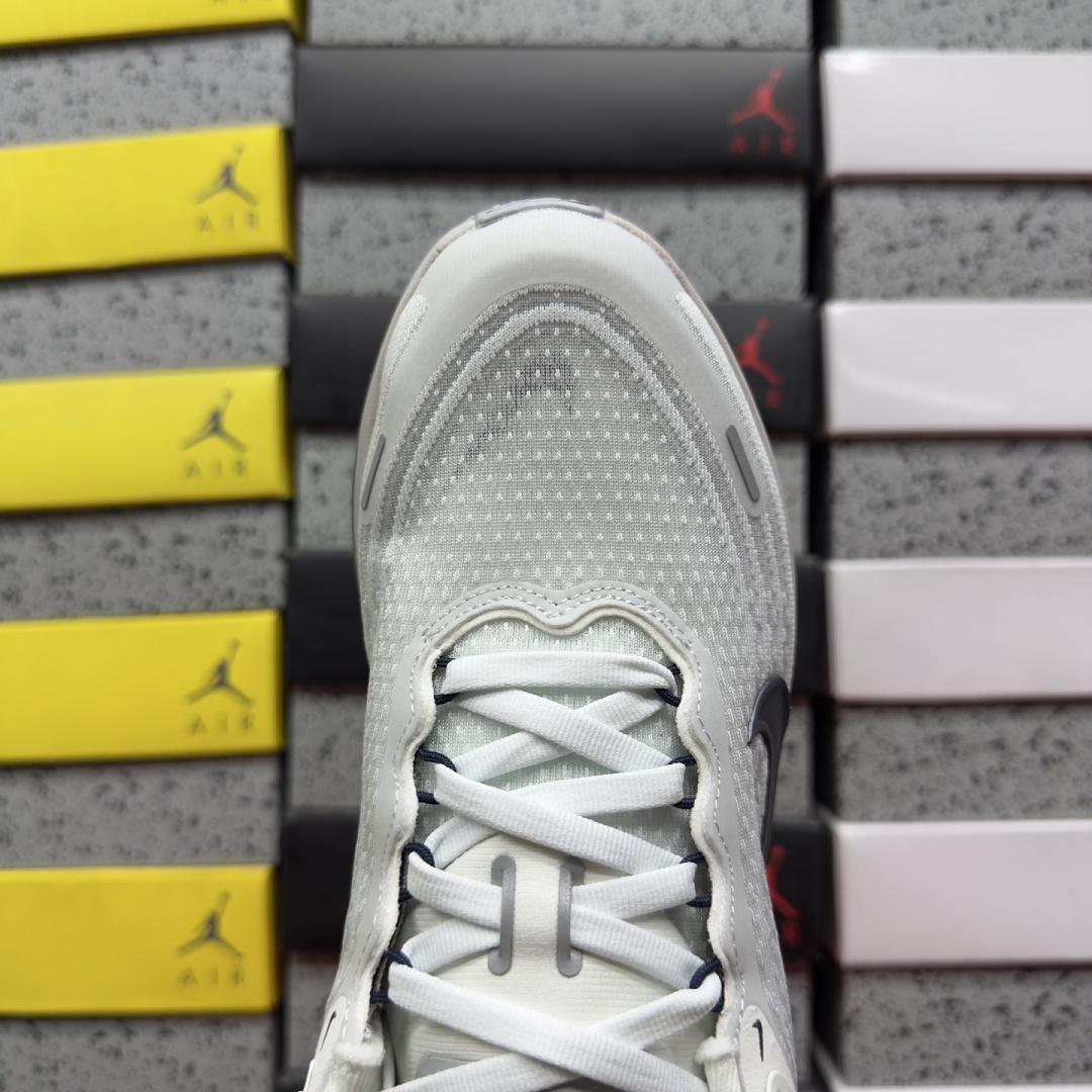 Nike Vomero Plus Off White Thunderstorm - Image 3