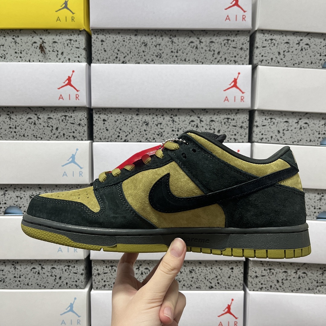 Nike SB Dunk Low Supreme Camper Collab (Black Yellow Green 94) - Image 2