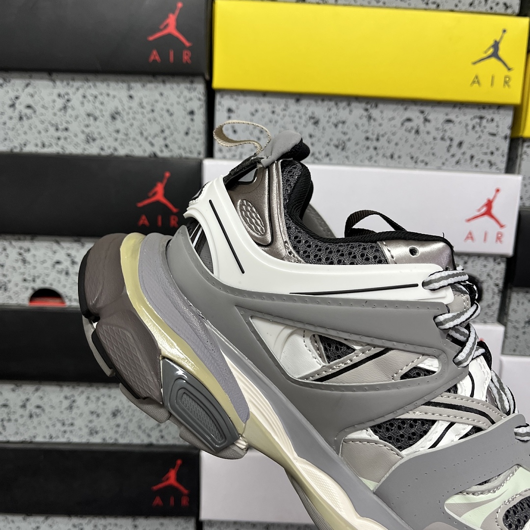 Balenciaga Track 1214 - Image 10