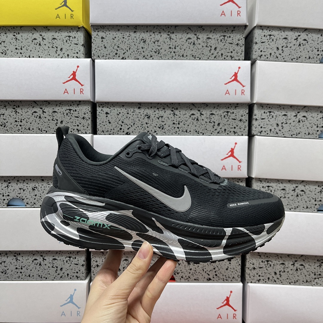 Nike Vomero 18 Anthracite Reflect (Silver) - Image 6
