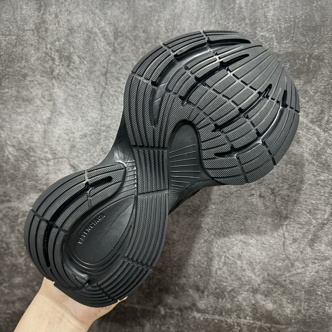 Balenciaga Circuit - Image 43