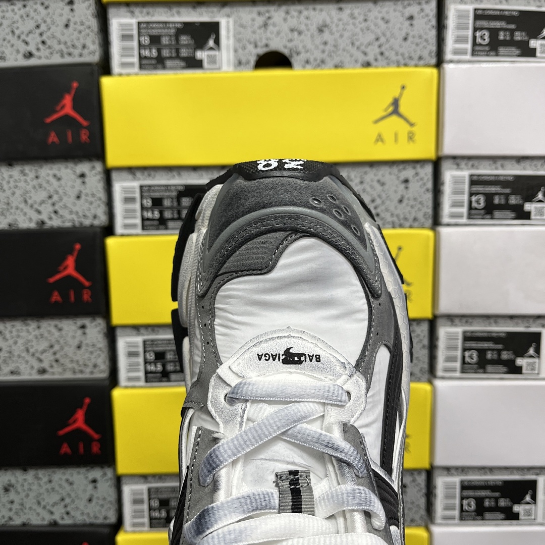 Balenciaga BLCG Runner 7.5 - Image 5