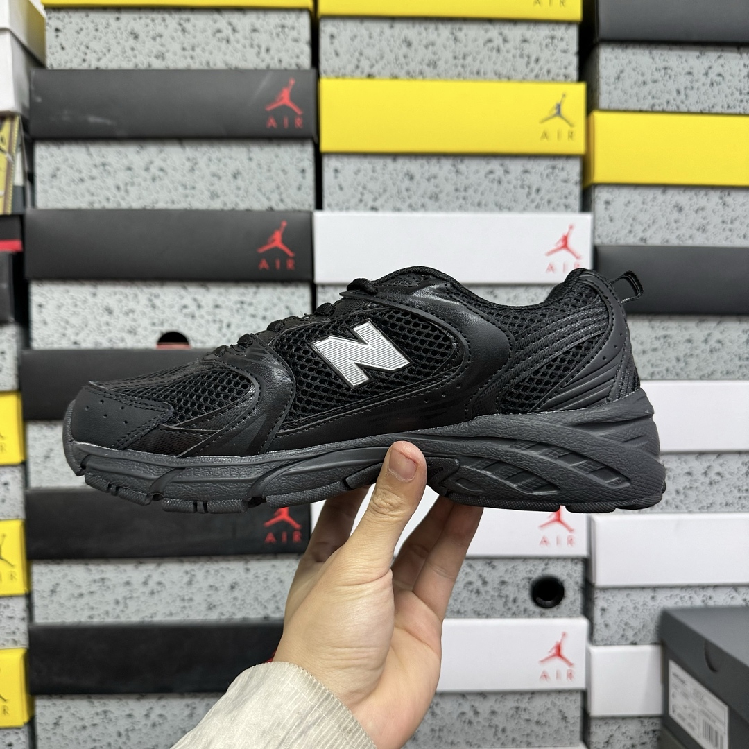 New Balance 530 (Black) - Image 2