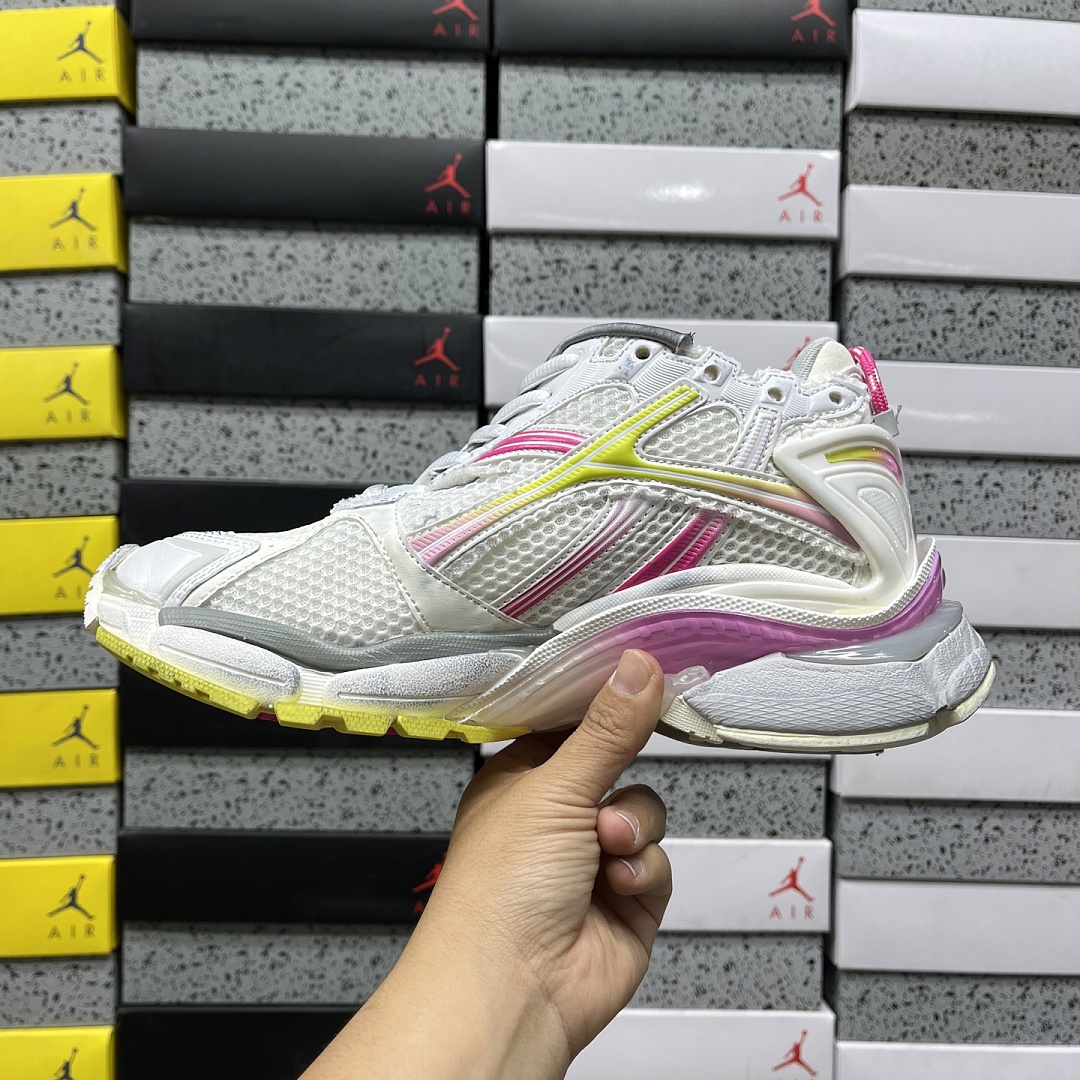 Balenciaga BLCG Runner - Image 37