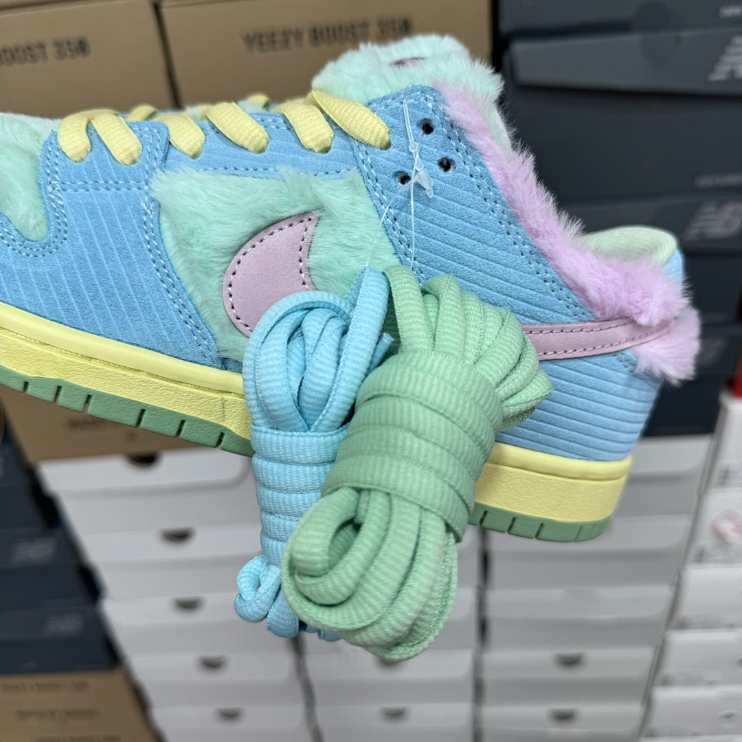 Nike Verdy X Nike SB Dunk Low - Image 4