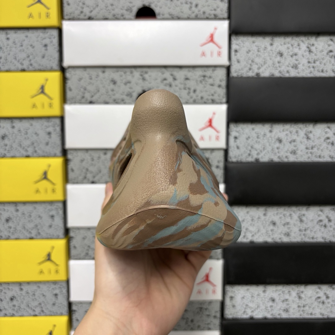 Adidas Yeezy Foam RNNR MX Sand Grey Clogs - Image 6