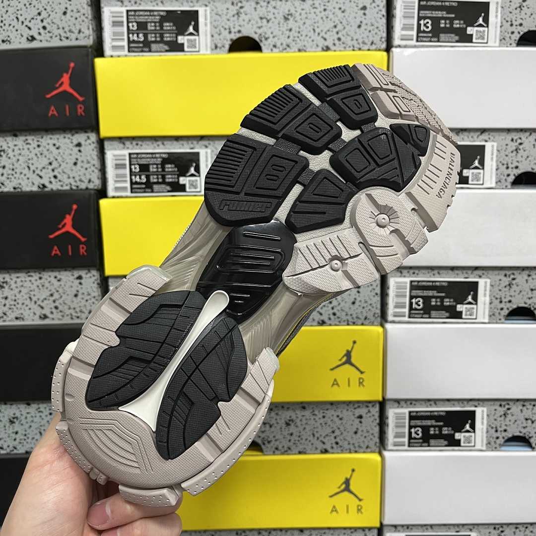 Balenciaga BLCG Runner 7.5 - Image 8